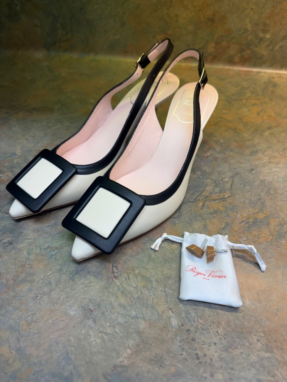 Roger Vivier - VIV In The City Bi Color Size 7.5B - New